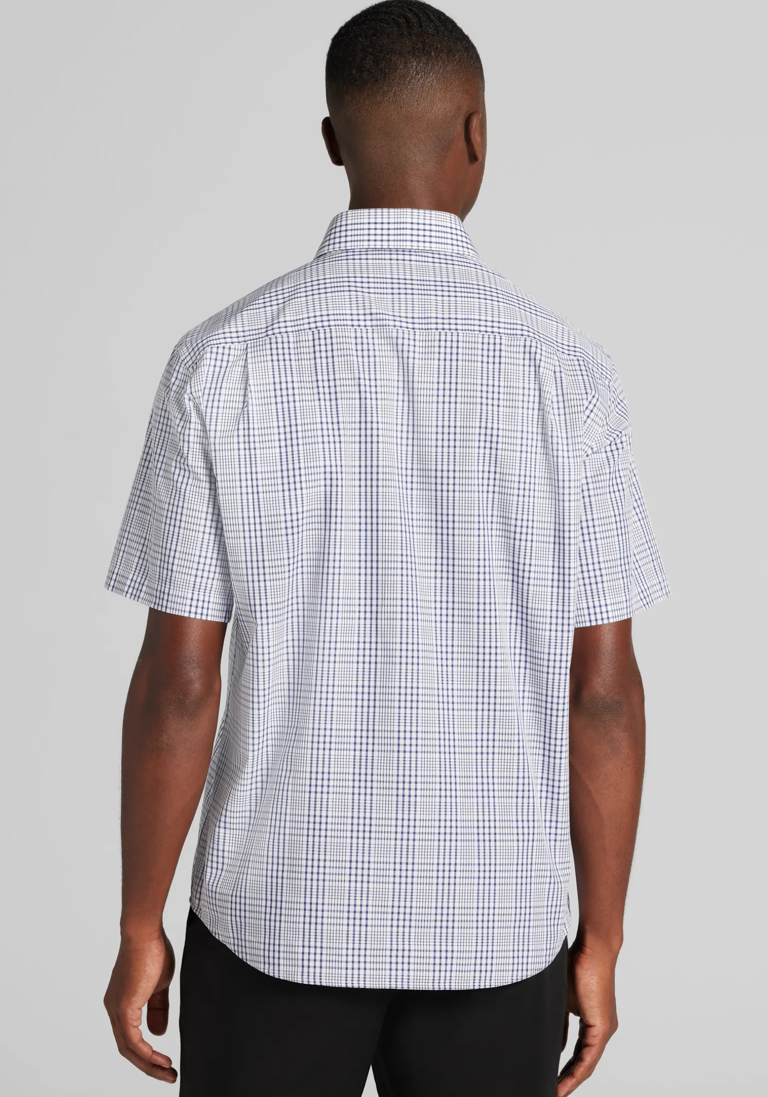 1905 Collection Tailored Fit Medium Plaid Short Sleeve Button Up Shirt