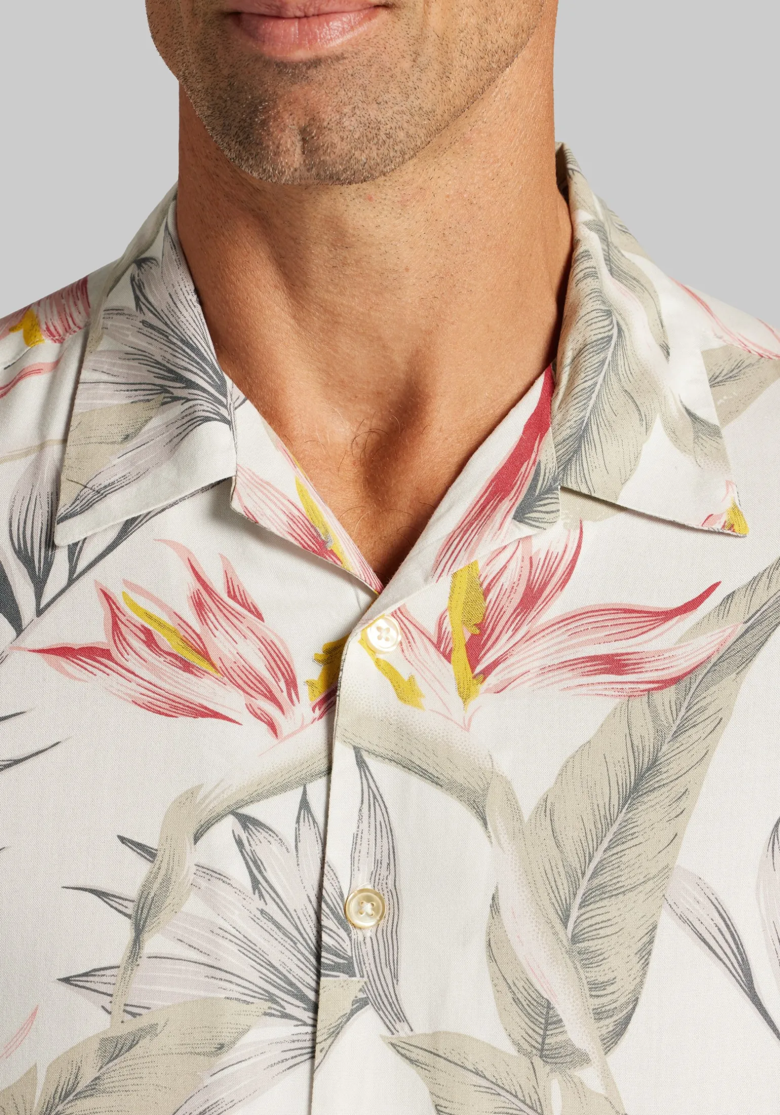 1905 Collection Tailored Fit Tropical Floral Short Sleeve Hawaiian Camp Shirt CLEARANCE