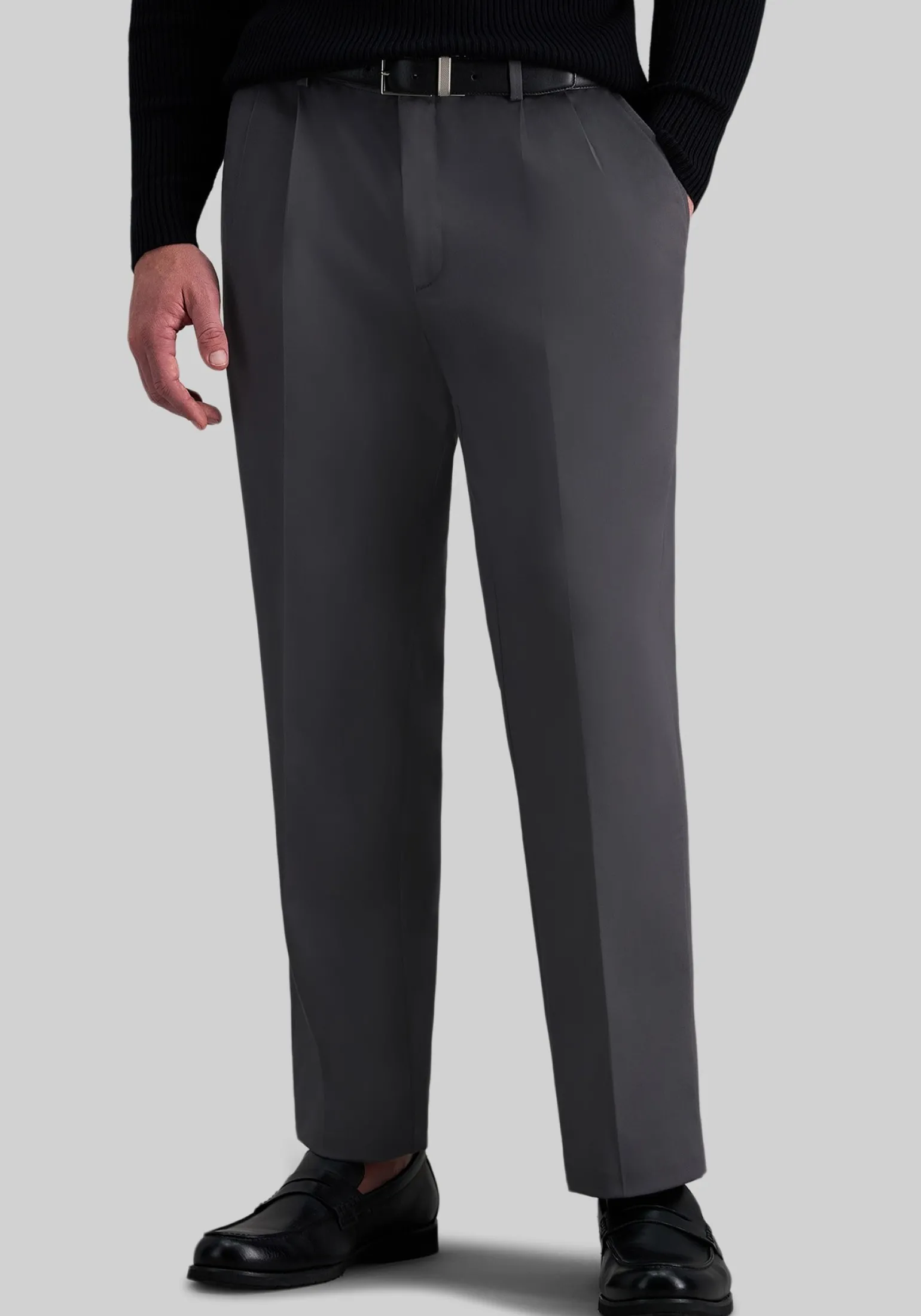 Haggar Classic Fit Iron-Free Premium Pleated Khaki Pants