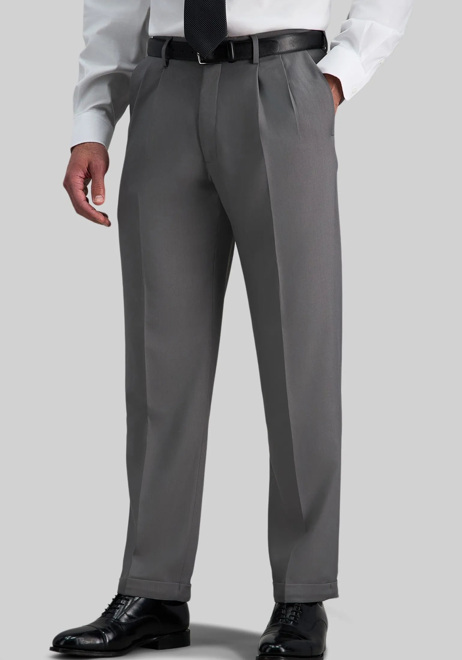 Haggar Premium Comfort Classic Fit Pleated Dress Pants