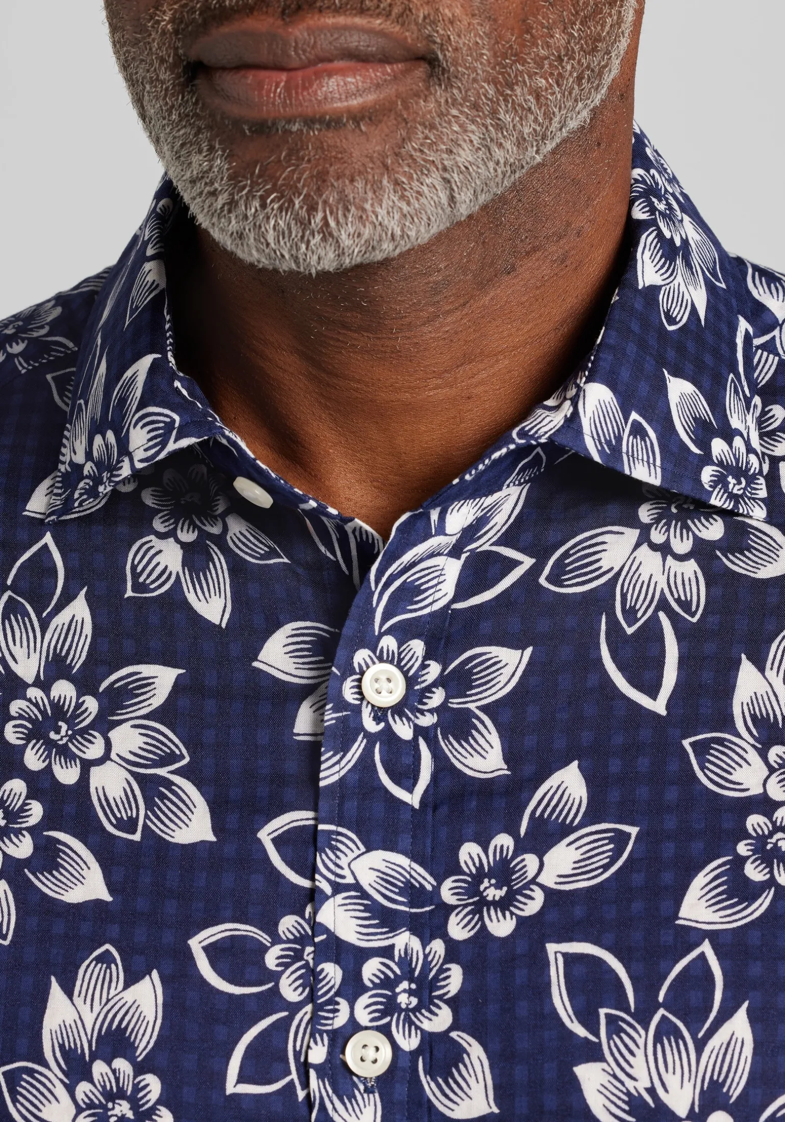 Jos. A. Bank Tailored Fit Lotus Seersucker Short Sleeve Button Up Shirt