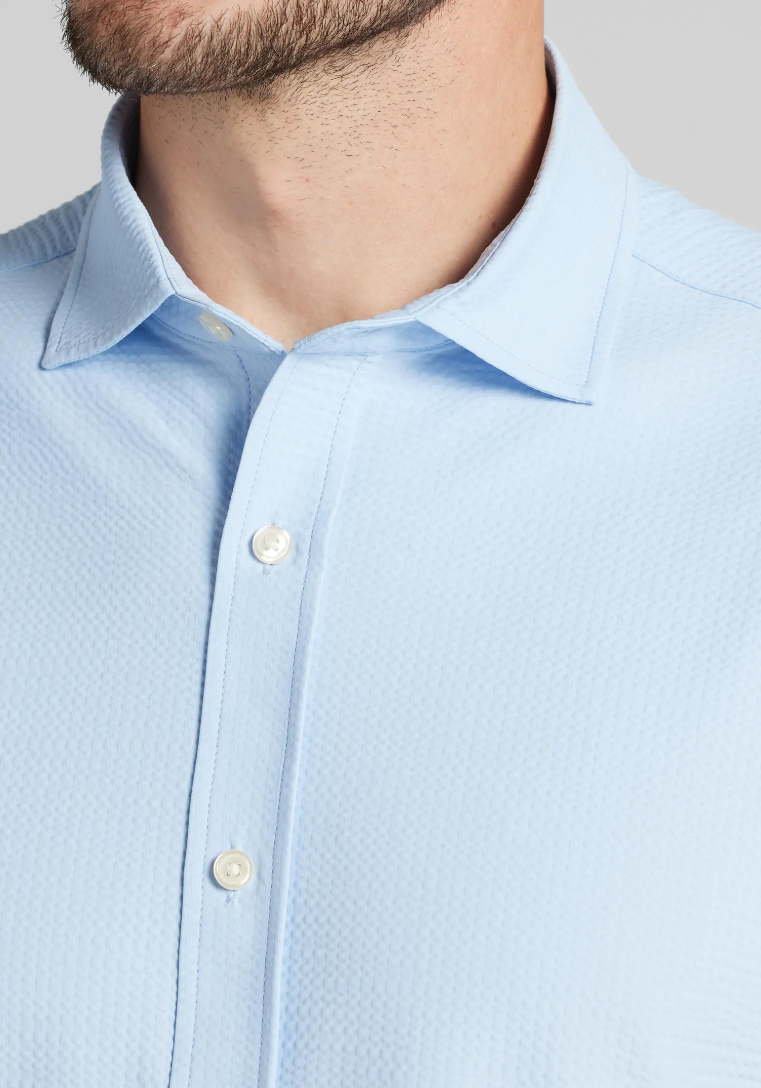 Jos. A. Bank Tailored Fit Seersucker Short Sleeve Button Up Shirt