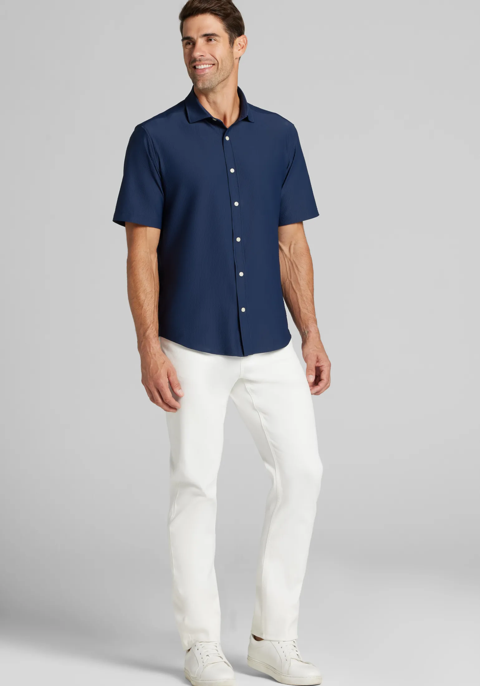Jos. A. Bank Tailored Fit Seersucker Short Sleeve Button Up Shirt