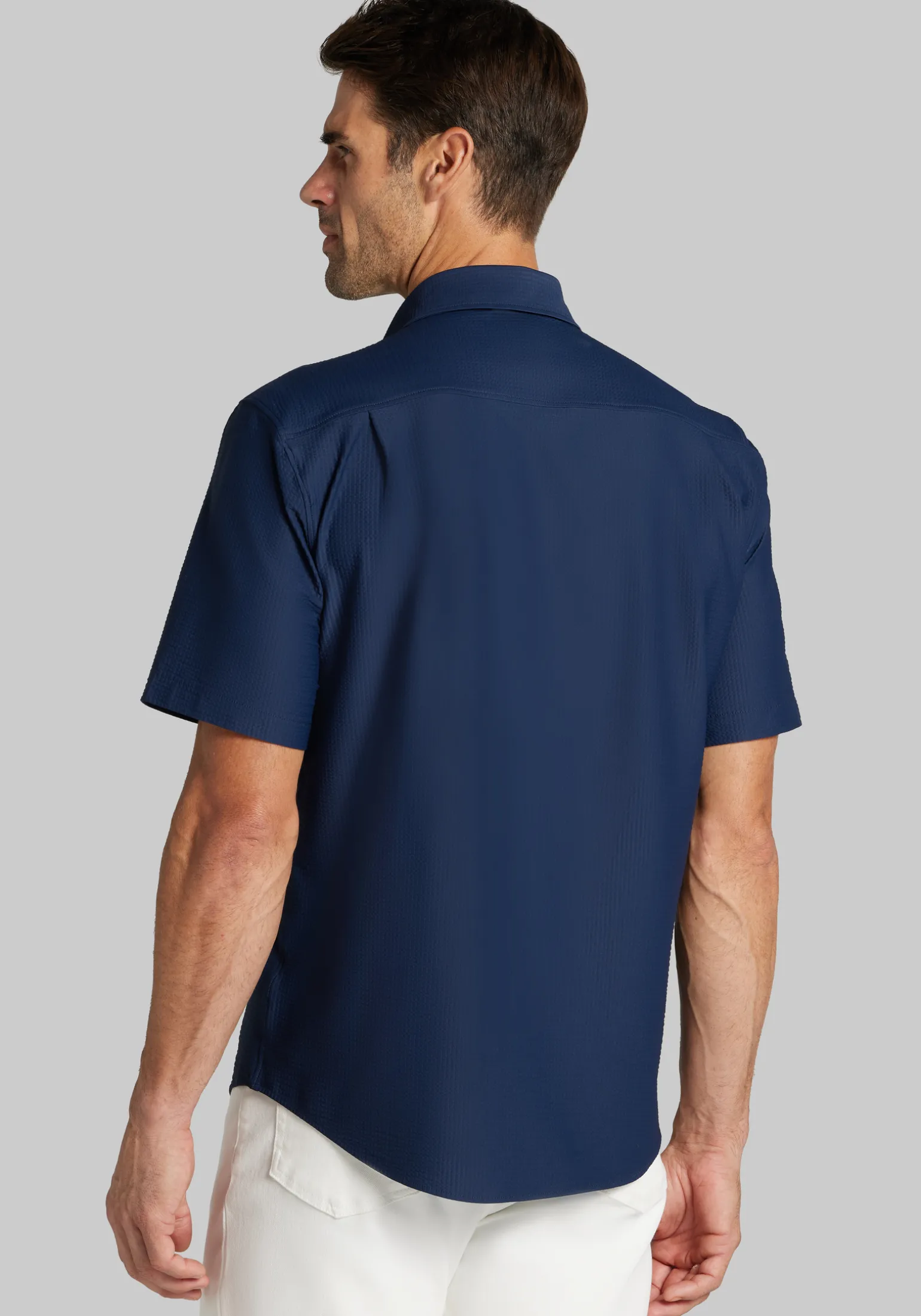 Jos. A. Bank Tailored Fit Seersucker Short Sleeve Button Up Shirt