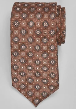 Traveler® Collection Medallion Tie