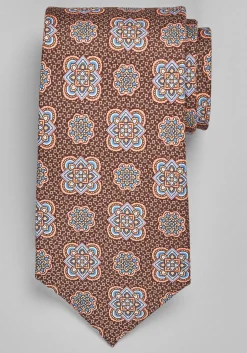 Traveler® Collection Medallion Tie