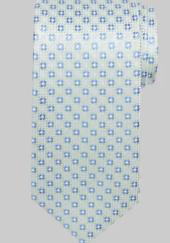 Traveler® Collection Quadrifoglio Neat Tie