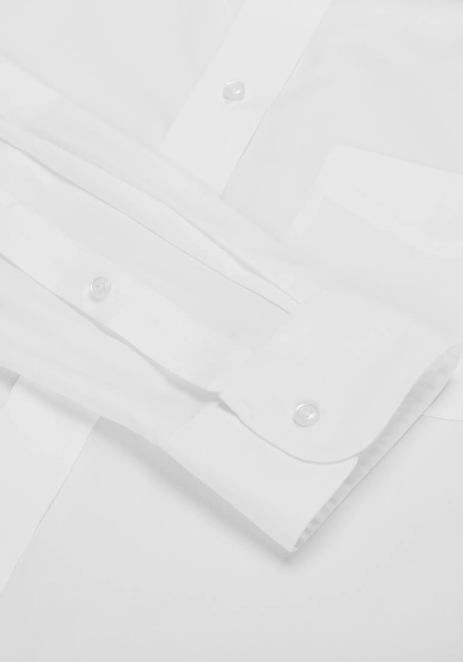 Traveler® Collection Tailored Fit Spread Collar Solid Dress Shirt