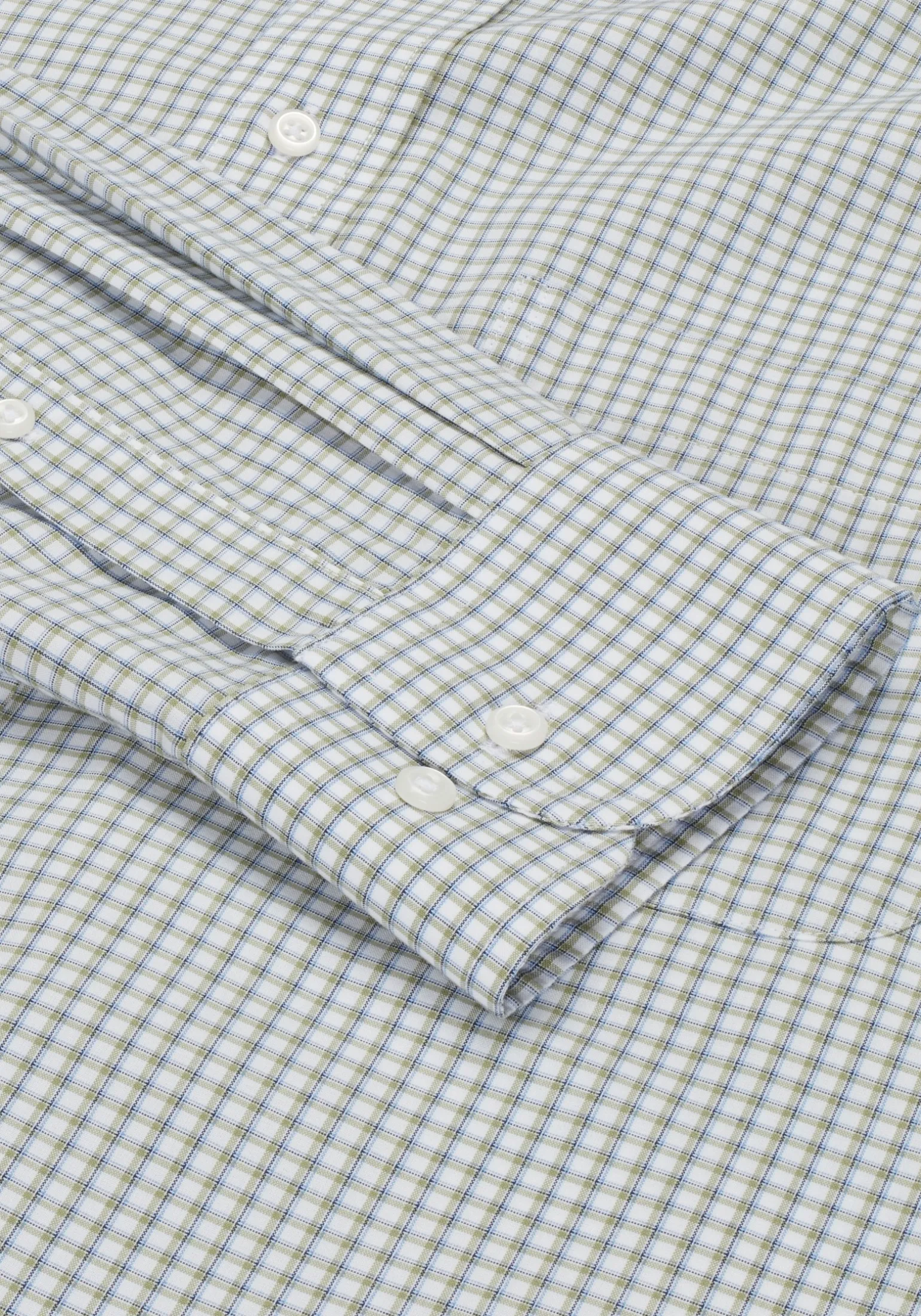 Traveler® Collection Traditional Fit Button-Down Collar Plaid Dress Shirt