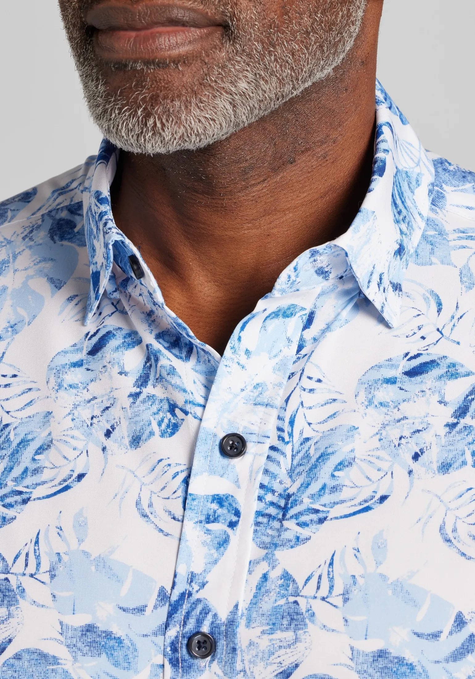 Traveler® COOLMOTION Tailored Fit Faded Palm Leaf 4-Way Stretch Short Sleeve Button Up Shirt - Big & Tall