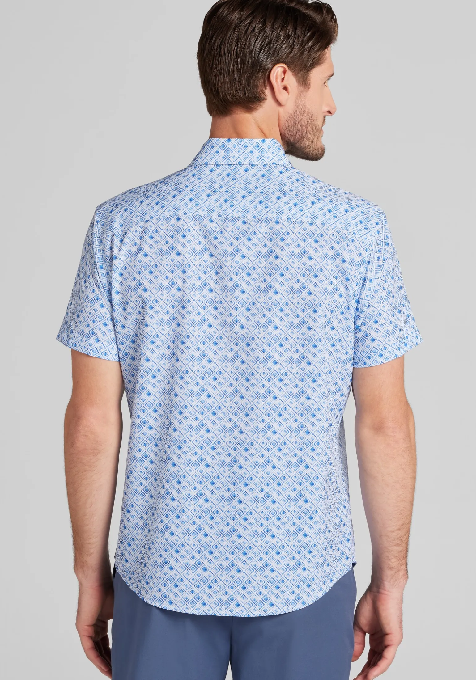 Traveler® COOLMOTION Tailored Fit Ombre Diamond Short Sleeve Button Up Shirt