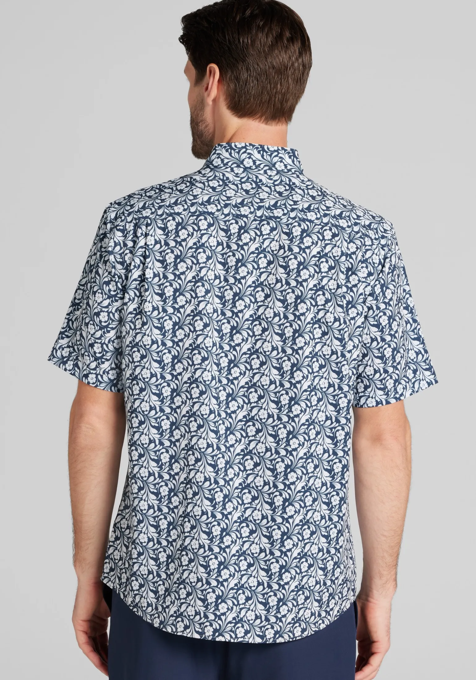 Traveler® COOLMOTION Traditional Fit Short Sleeve 4‑Way Stretch Button Up Shirt