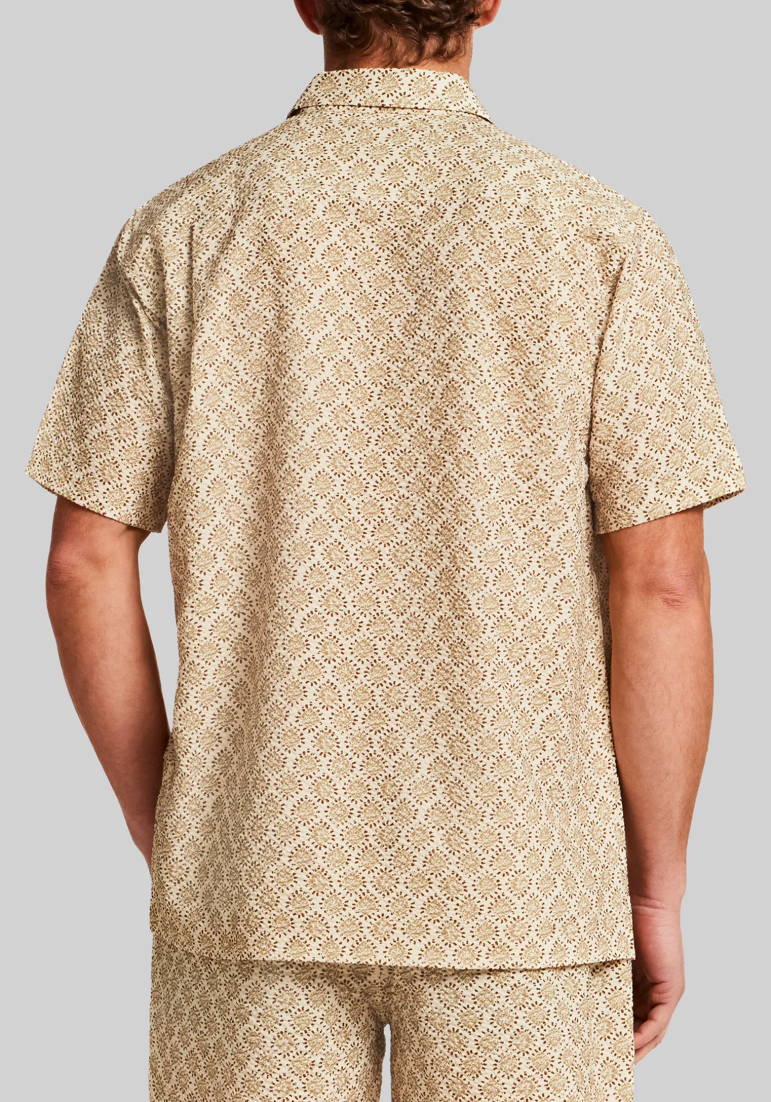 Vintage & Black Traditional Fit Medallion Seersucker Short Sleeve Shirt
