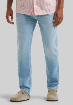 Wrangler Regular Fit Greensboro Firelight Straight Leg Jeans