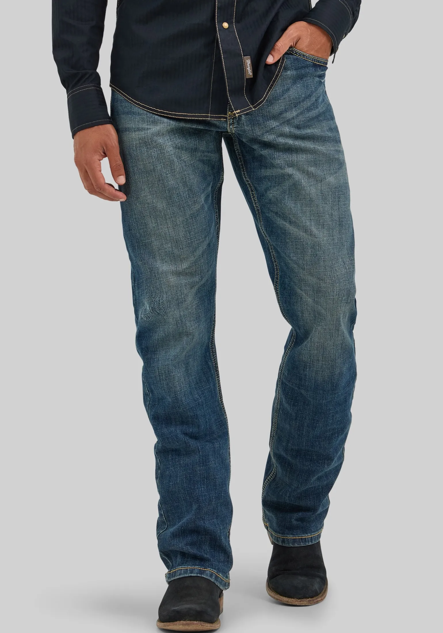 Wrangler Retro Layton Slim Boot Jeans