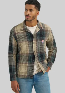 Wrangler Tailored Fit Casey Jones Resort Shirt